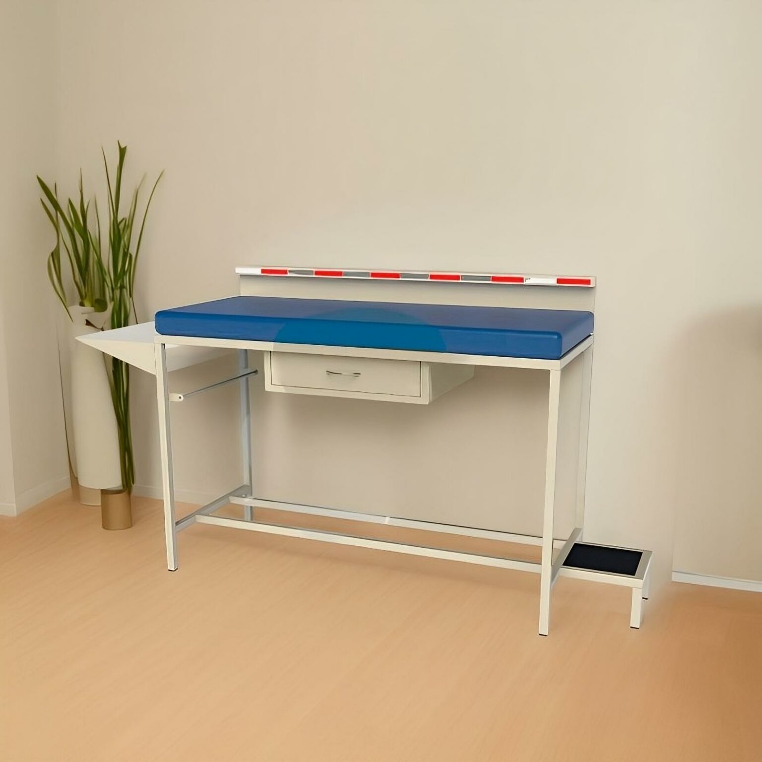 MESA DE EXPLORACION PEDIATRICA TUBULAR ESMALTADA MES710